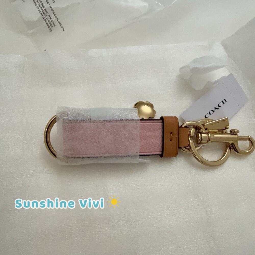 NWT Coach Trigger Snap Bag Charm In Signature Canvas With Heart Charm CEA24 - Picture 2 of 8